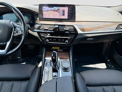 2021 BMW 5 Series - Photo 18