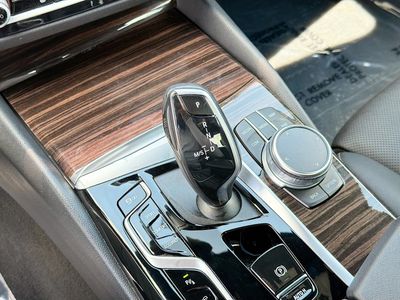 2021 BMW 5 Series - Photo 32
