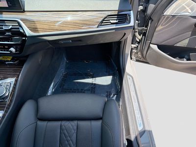 2021 BMW 5 Series - Photo 17