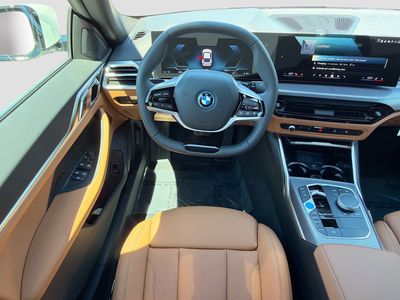 2026 BMW i4 - Photo 16