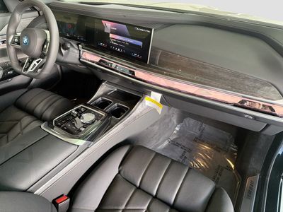 2026 BMW 7 Series - Photo 13