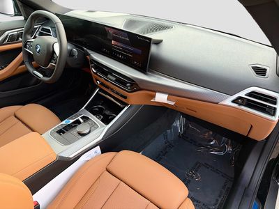 2026 BMW i4 - Photo 13