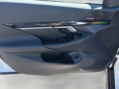 2026 BMW i5 - Photo 22