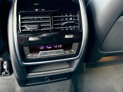2027 BMW X6 - Photo 19