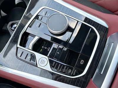 2027 BMW X6 - Photo 28