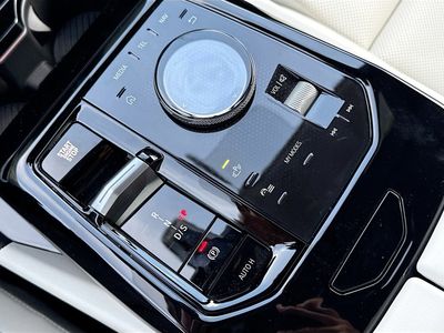 2027 BMW 5 Series - Photo 29