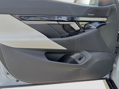 2027 BMW 5 Series - Photo 22