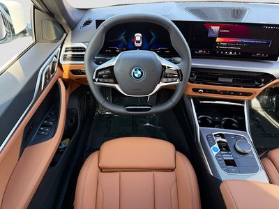 2026 BMW i4 - Photo 17