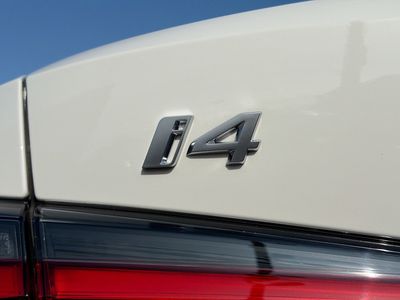 2026 BMW i4 - Photo 11