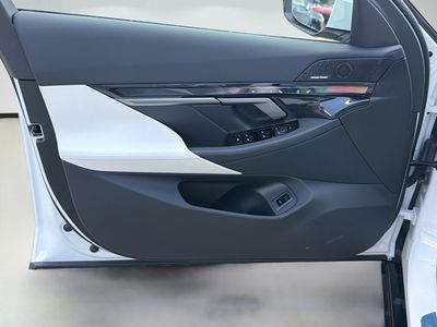2027 BMW 5 Series - Photo 21