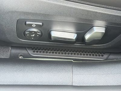 2026 BMW 8 Series - Photo 25