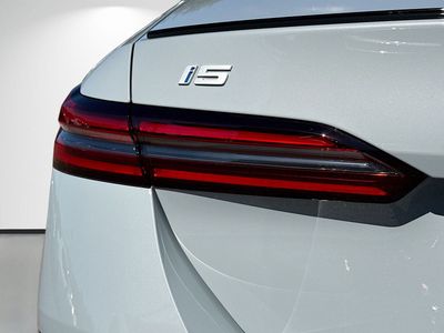 2026 BMW i5 - Photo 10
