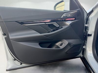 2026 BMW 5 Series - Photo 22