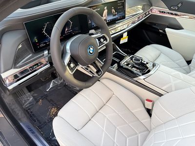 2026 BMW 7 Series - Photo 25