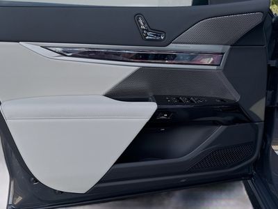 2026 BMW 7 Series - Photo 22