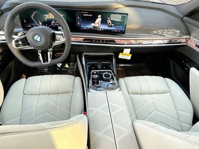 2026 BMW 7 Series - Photo 16