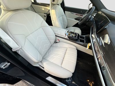 2026 BMW 7 Series - Photo 15