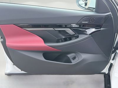 2026 BMW 5 Series - Photo 22