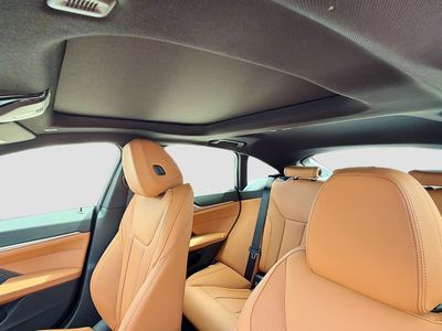2026 BMW i4 - Photo 26