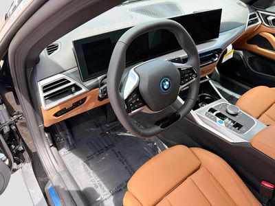 2026 BMW i4 - Photo 25