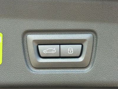 2026 BMW i4 - Photo 12