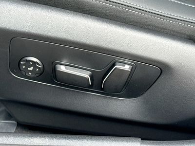 2026 BMW 5 Series - Photo 25