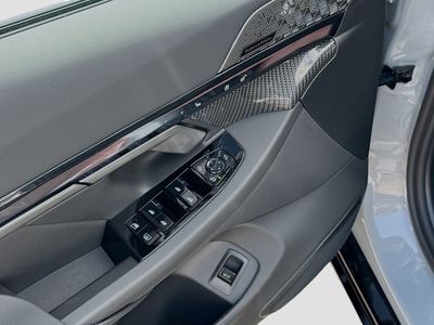 2026 BMW 5 Series - Photo 23