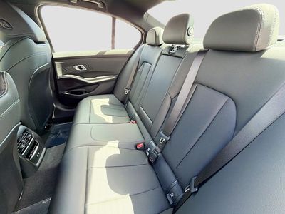2026 BMW 3 Series - Photo 21