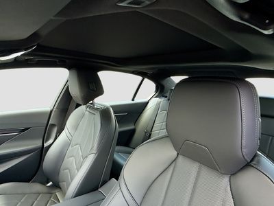 2027 BMW 5 Series - Photo 27