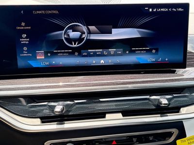 2027 BMW X6 - Photo 34