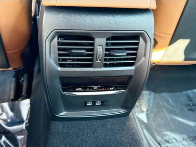2026 BMW i4 - Photo 19