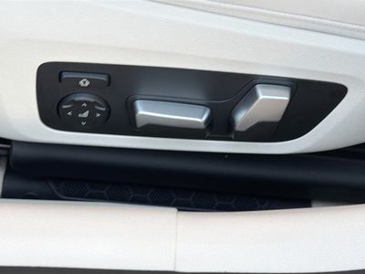 2026 BMW 8 Series - Photo 25