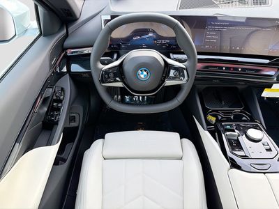 2026 BMW i5 - Photo 17