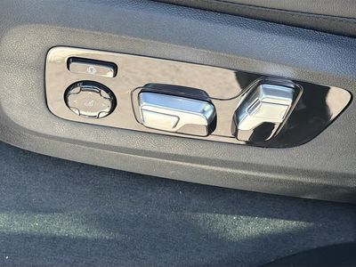 2026 BMW X5 — photo 25 view