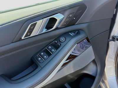 2026 BMW X5 — photo 23 view