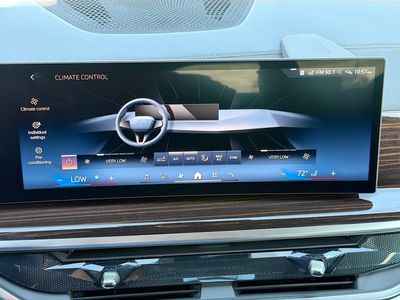 2026 BMW X5 — photo 35 view