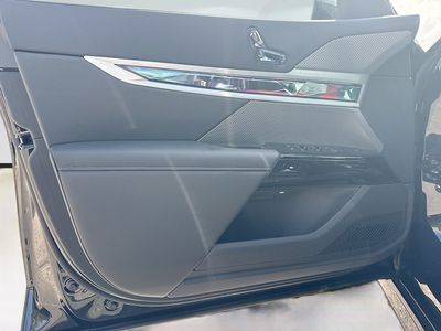 2026 BMW 7 Series - Photo 22