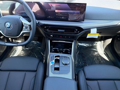 2026 BMW i4 - Photo 18