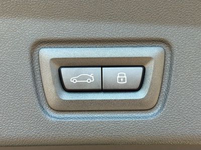 2026 BMW i4 - Photo 12