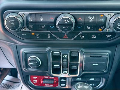 2023 Jeep Wrangler - Photo 32