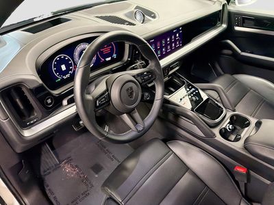 2025 Porsche Cayenne - Photo 19
