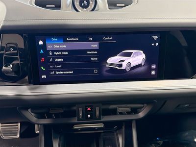 2025 Porsche Cayenne - Photo 30