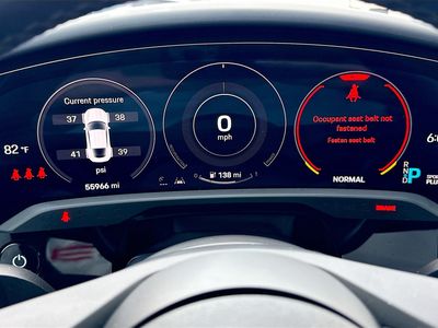 2022 Porsche Taycan - Photo 39