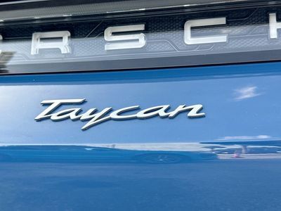 2022 Porsche Taycan - Photo 11