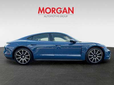 2022 Porsche Taycan - Photo 2