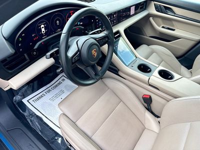 2022 Porsche Taycan - Photo 25
