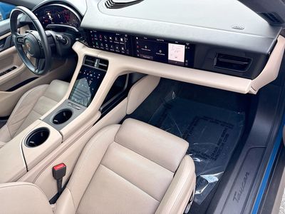 2022 Porsche Taycan - Photo 13