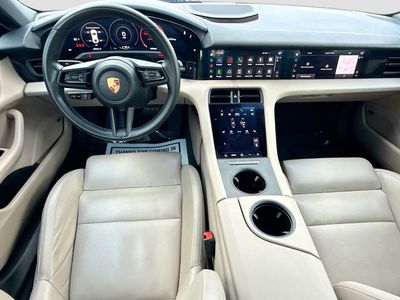 2022 Porsche Taycan - Photo 15