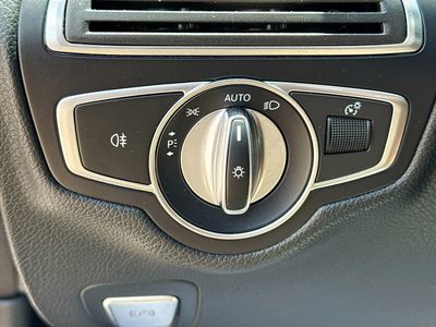 2017 Mercedes-Benz C-Class - Photo 32