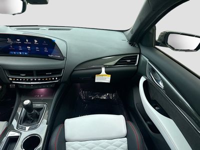 2025 Cadillac CT5-V - Photo 17